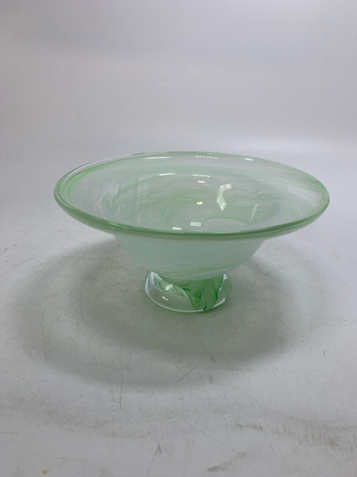 GREEN GLASS SWIRL DESIGN FOOTED SMALL BOWL.
