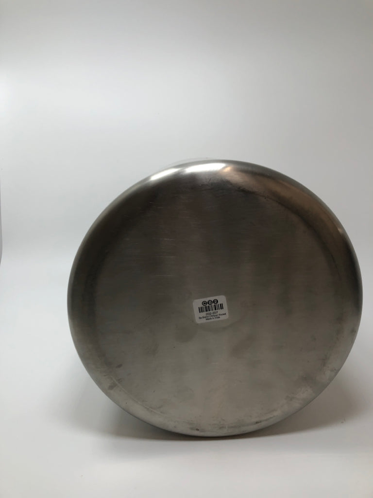 METAL CHAMPAGNE/ WINE BUCKET.