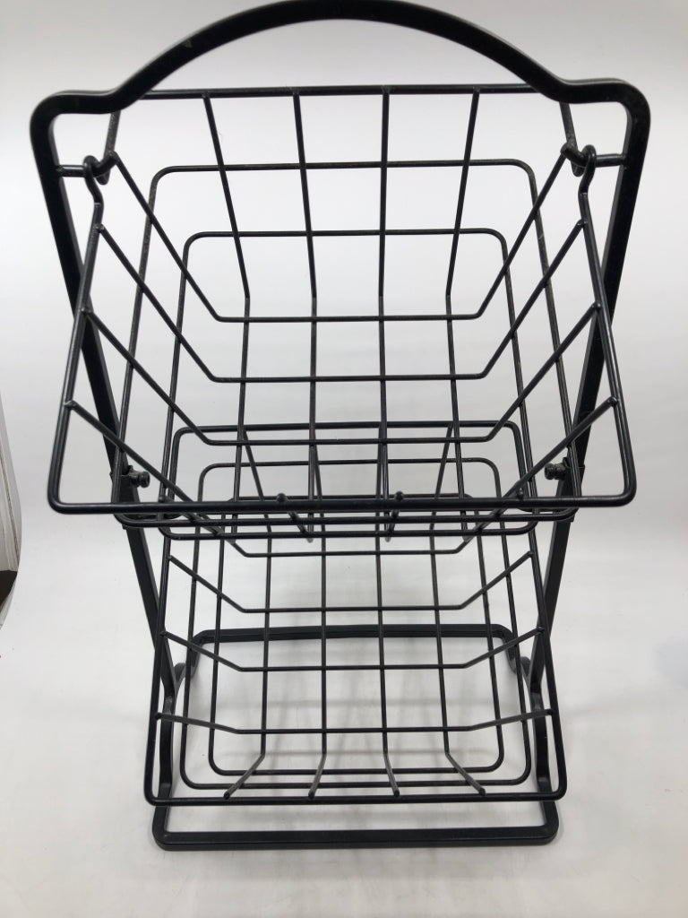 SWINGING 2-TIER METAL ORGANIZER.