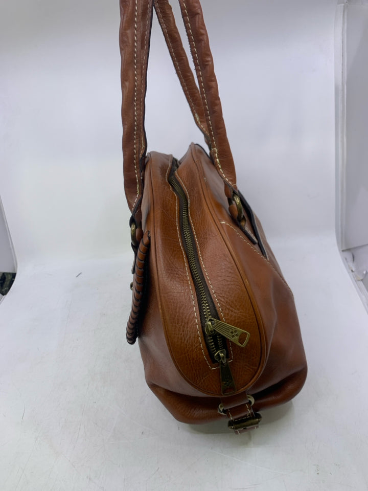 Patricia Nash Leather Turn Lock Stachel