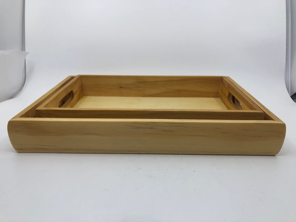 2 BLONDE WOOD NESTING TRAYS.