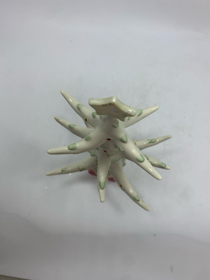 LENOX TWEETY BIRD CHRISTMAS TREE NO ORNAMENTS.