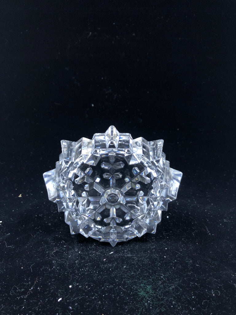 SNOWFLAKE GLASS TEA LIGHT HOLDER.