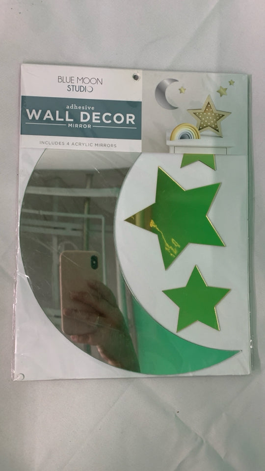 NIP WALL ADHESIVE MIRROR.