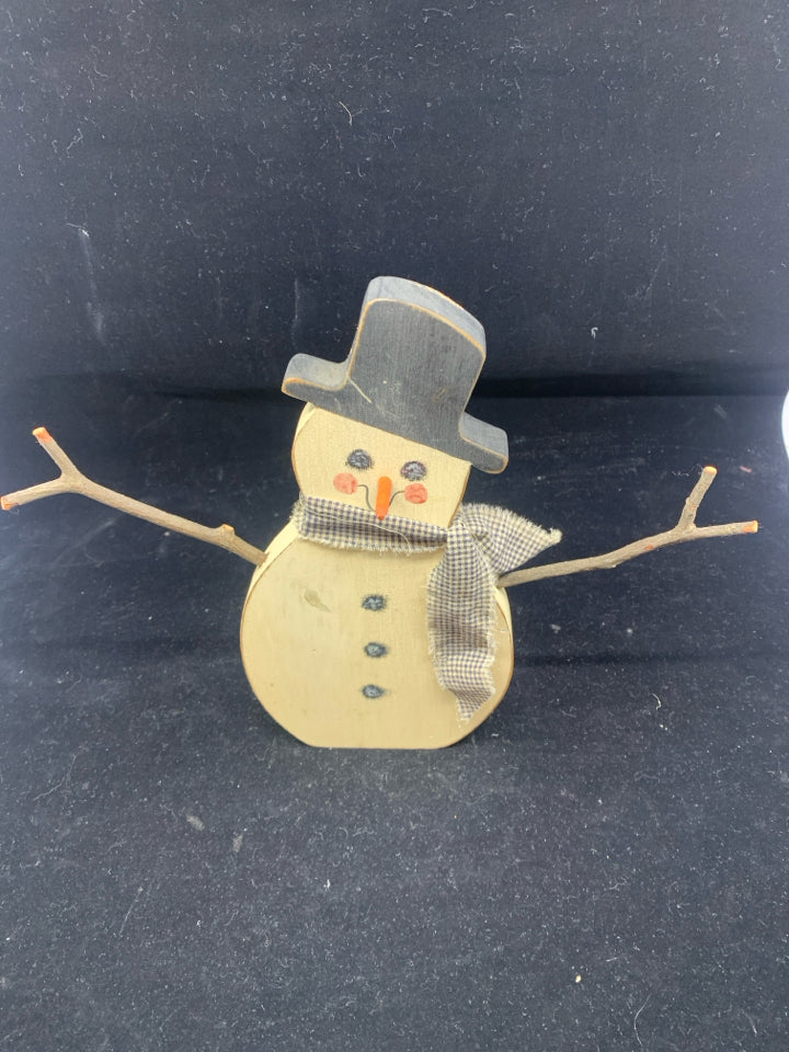 WOOD SNOWMAN W/ BLACK HAT/PLAID SCARF.