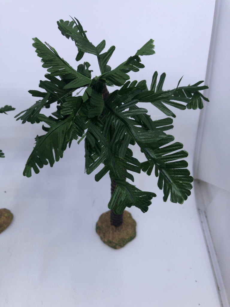 3 FONATANINI PALM TREES.