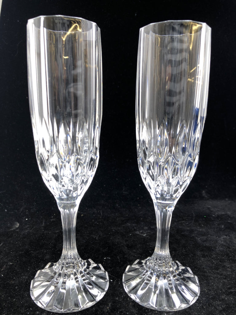 2 HEAVY CHAMPAGNE FLUTES.