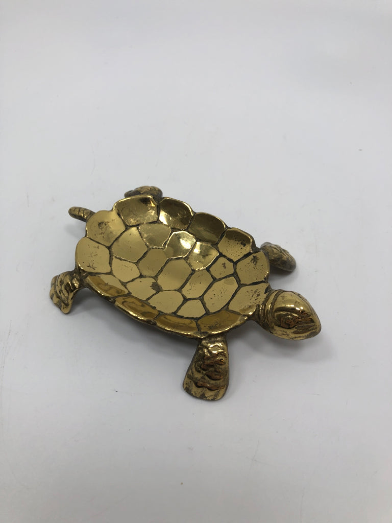 GOLD/BRASS TURTLE RING DISH.