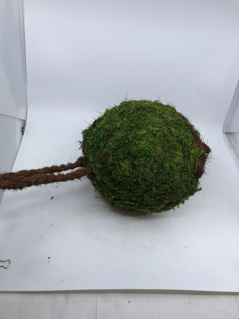 MOSS BIRD SHAPED HANGING PLANTER W/ PLASTIC INSERT.