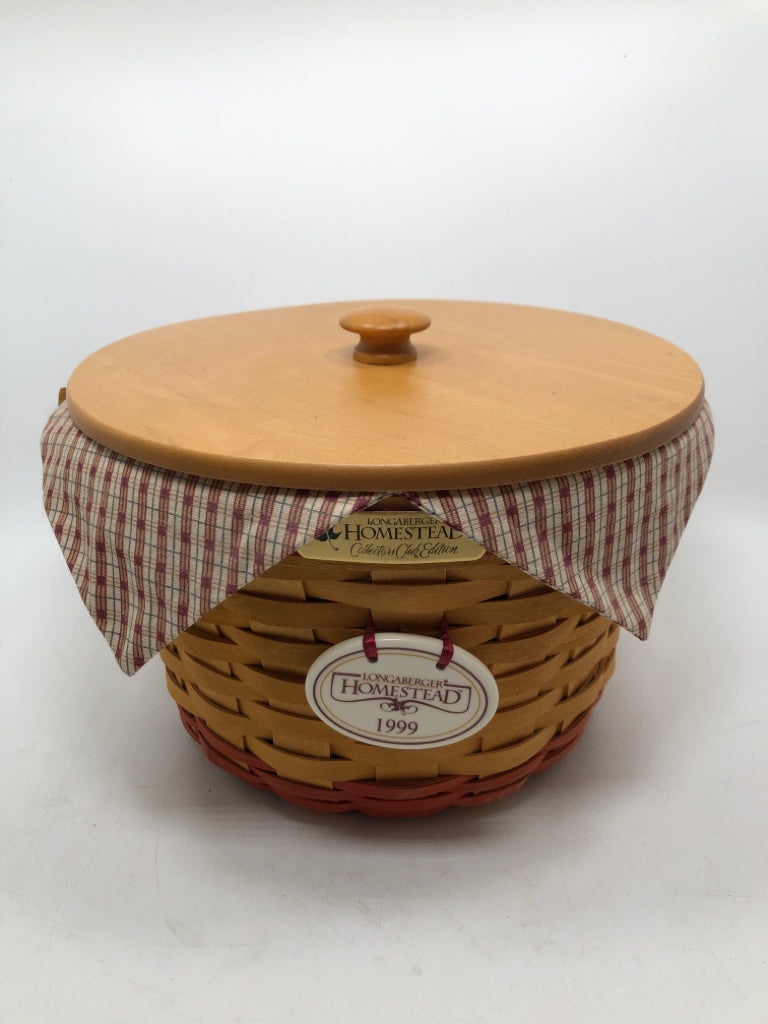 1999 LONGABERGER HOMESTEAD BASKET W/LINER & LID.