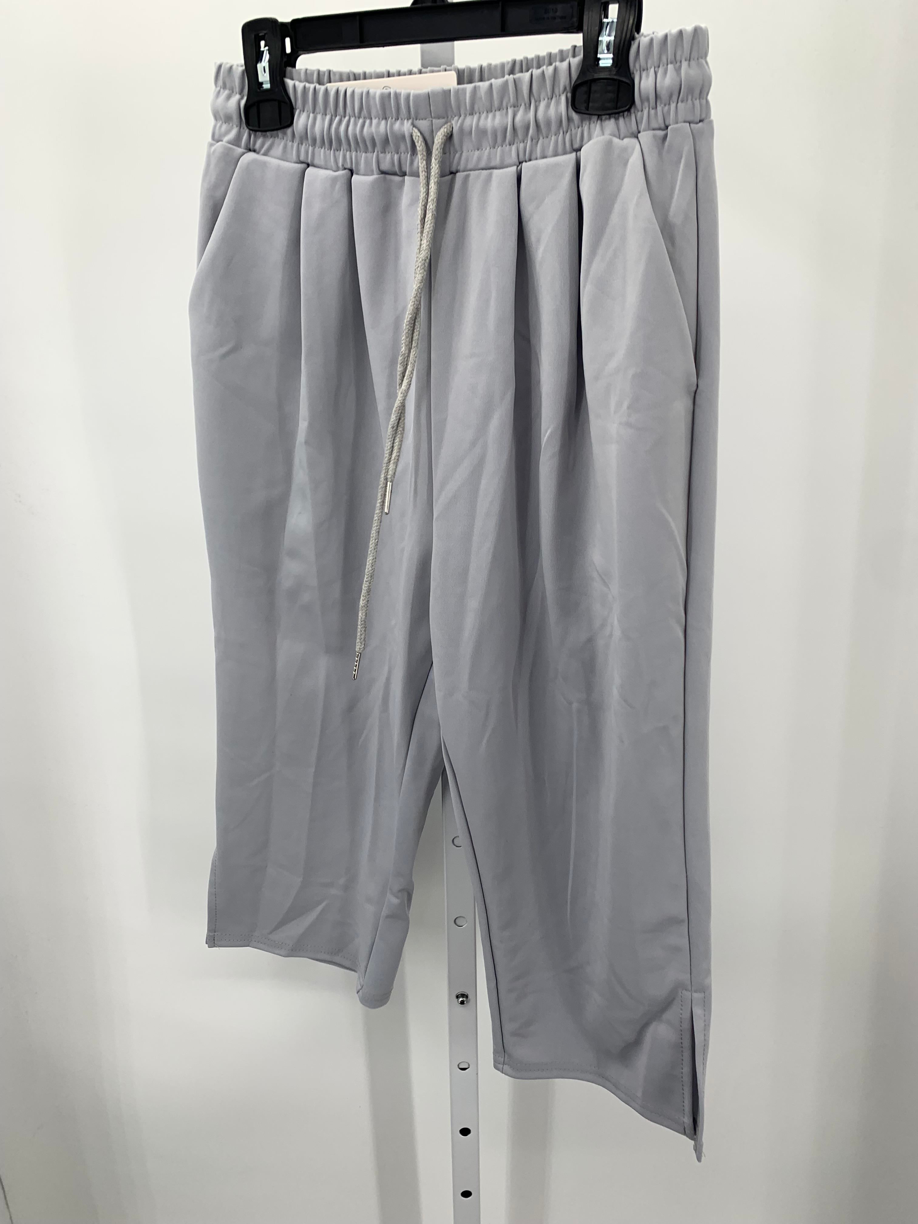 Size Medium Misses Capri Pants
