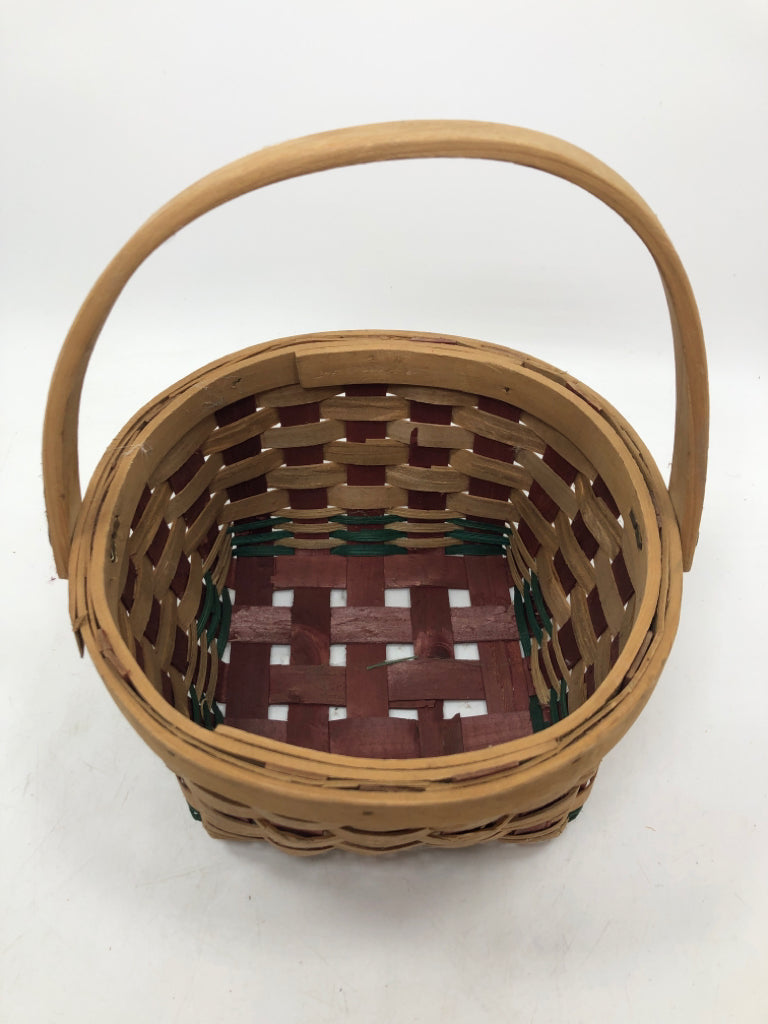 RED/GREEN BASKET W/HANDLE.