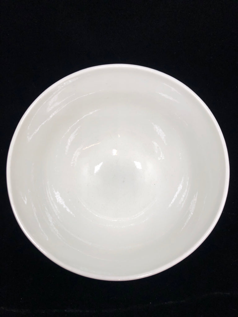 MEDIUM WHITE GLASS BOWL.