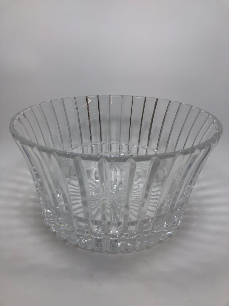 HEAVY CUT GLASS ICE BUCKET.