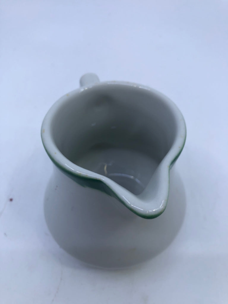 SMALL VTG CREAMER W GREEN RIMMED ACCENTS.