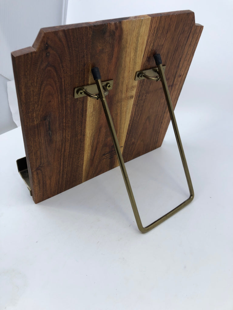 WOODEN COOKBOOK HOLDER W/METAL STAND.