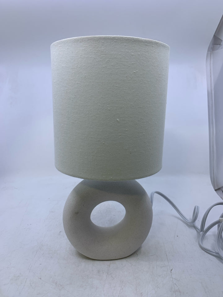 WHITE CERAMIC CIRCLE BASE W/ WHITE SHADE.