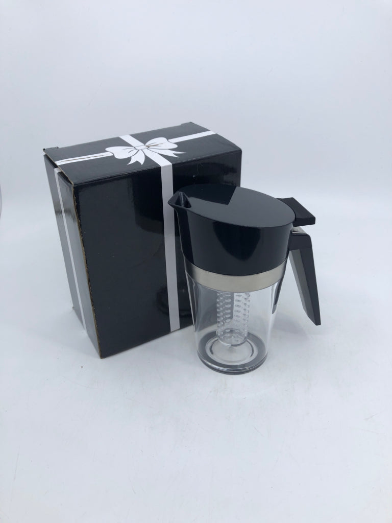 NIP OIL INFUSER AND DISPENSER.