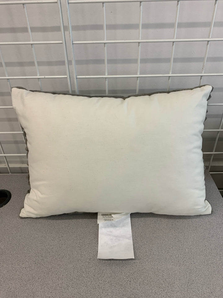 SOFT GRAY LINED PILLOW.