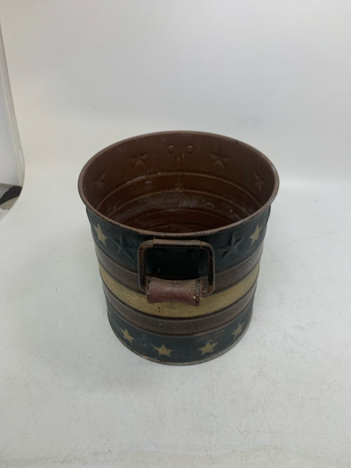 STARS AND STRIPES METAL BUCKET.