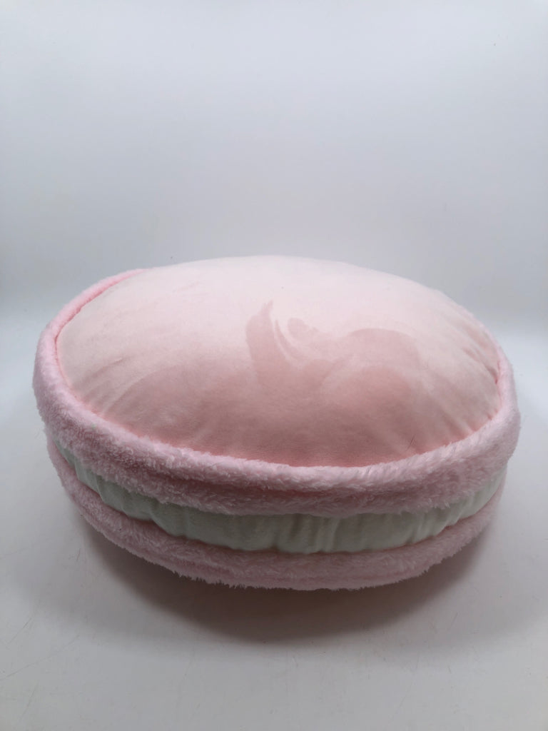 PINK MACAROON PILLOW.