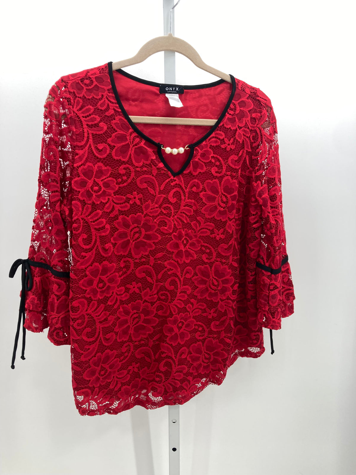 Size Extra Large Misses 3/4 Sleeve Shirt