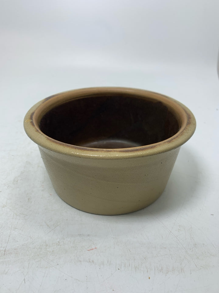 VTG SALT GLAZED COBALT BLUE FLOWERS SMALL CROCK.