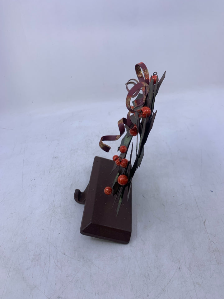 BROWN METAL W/ WREATH PIP BERRIES.