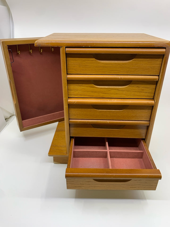 OAK WOOD 5 DRAWER JEWELRY BOX.