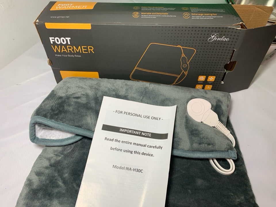 NIB FOOT WARMER HEATING PAD