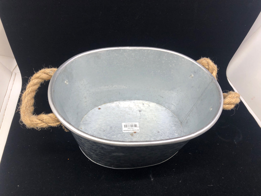 STONEWALL KITCHEN GALVANIZED METAL BUCKET W ROPE HANDLES.