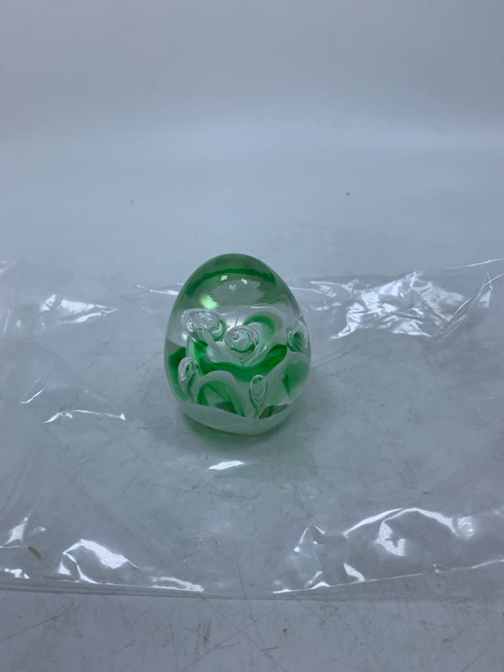 GLASS EGG BUBBLE GLASS PAPERWEIGHT IN BAG.