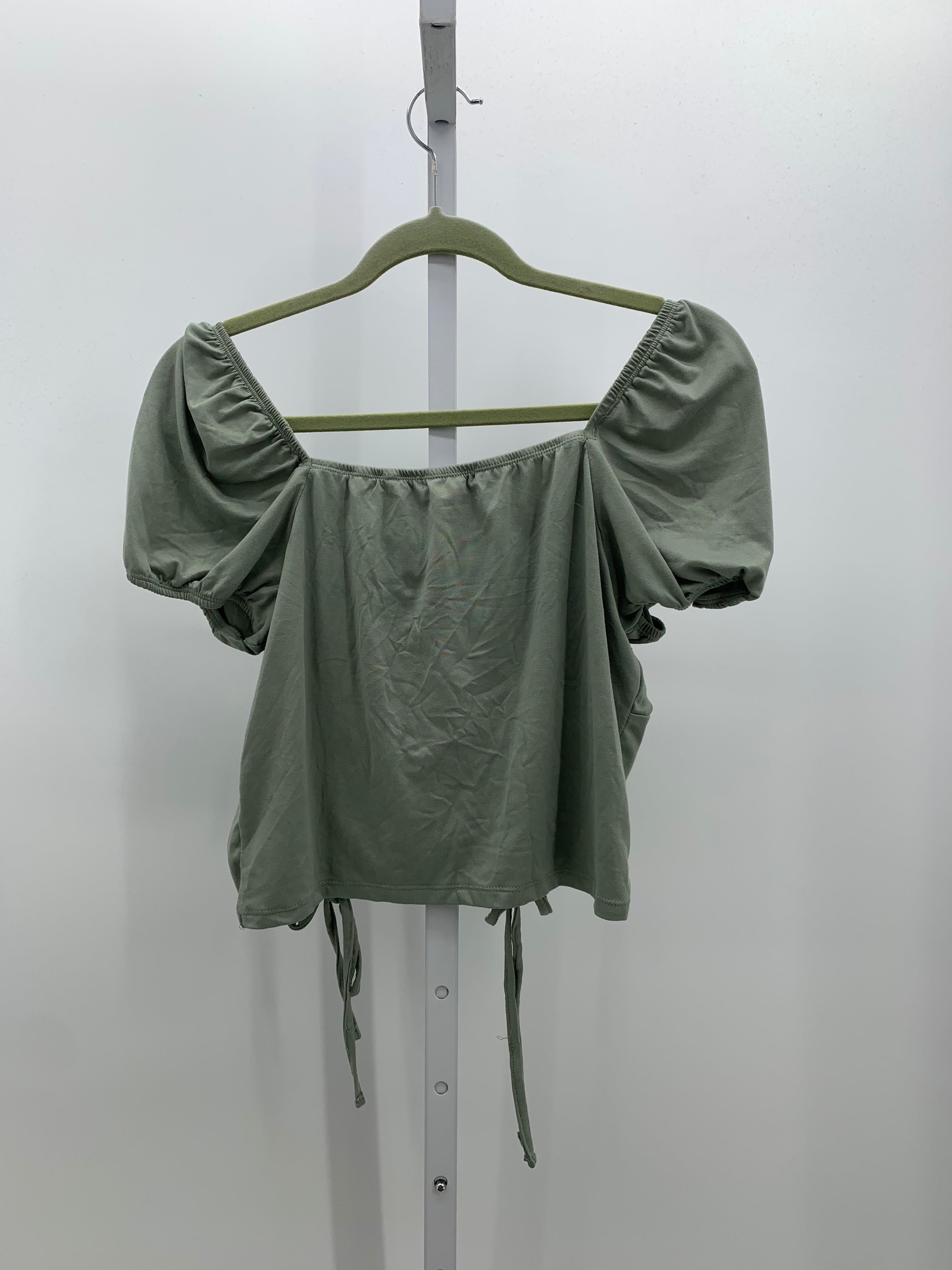 Size Extra Large Juniors Short Sleeve Shirt