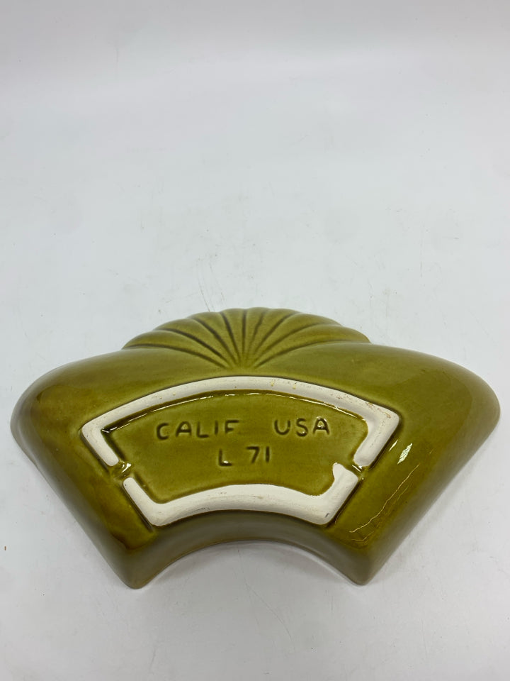 MUSTARD YELLOW SCALLOPED SERVING DISH/TRINKET.