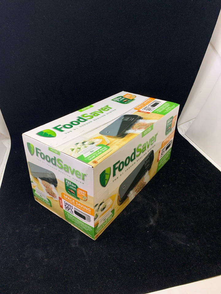 NIB FOOD SAVER VS1120.