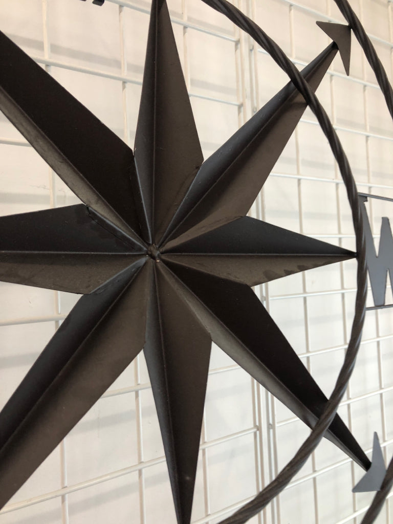 METAL COMPASS WALL HANGING DECOR.
