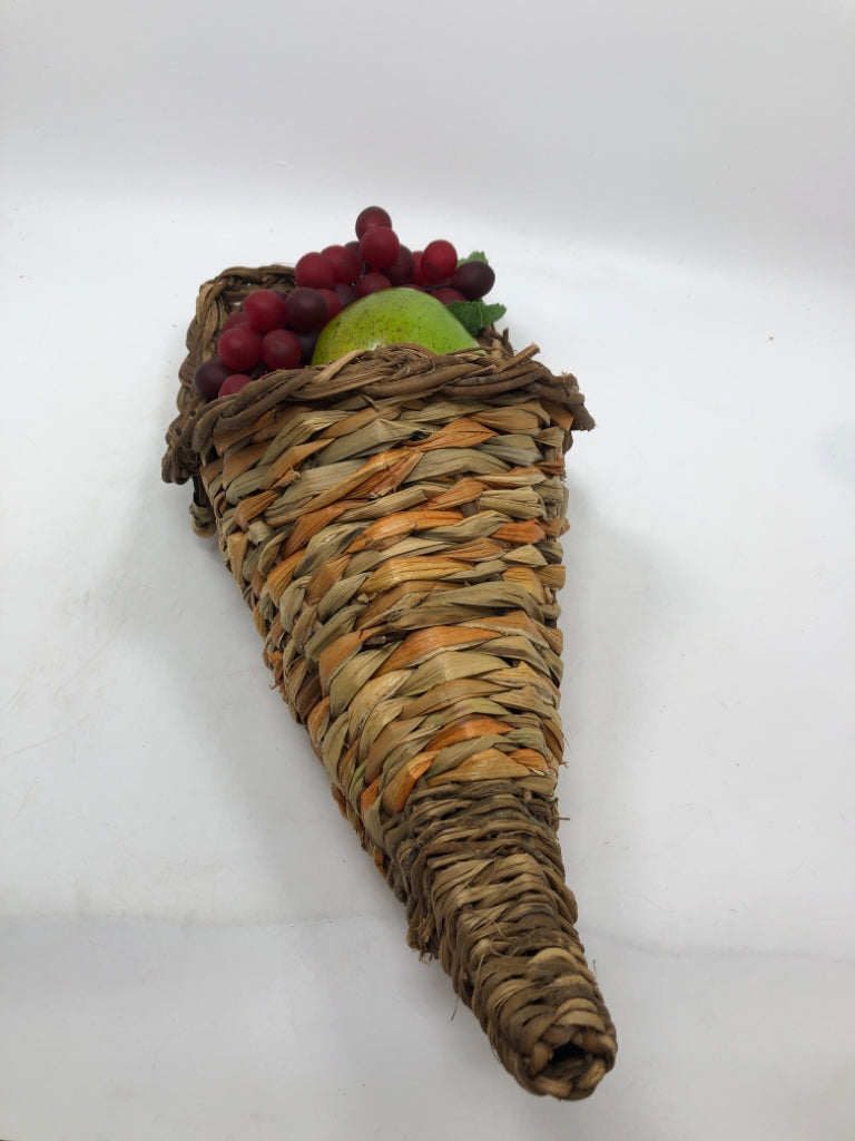 WICKER WOVEN CORNUCOPIA W/5PC FAUX FRUIT DECOR.