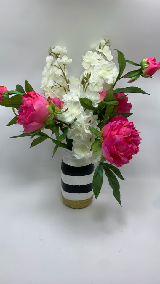 WHITE/PINK FAUX FLOWERS IN BLK/WHITE/GOLD MASON JAR.