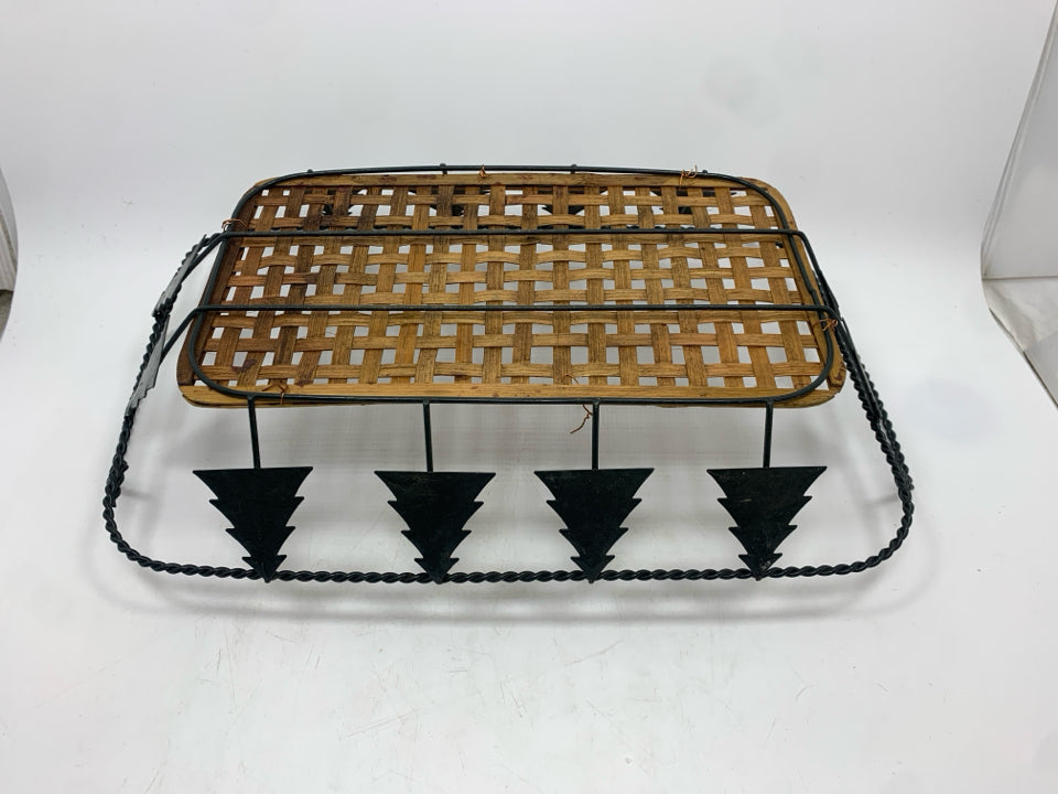 METAL TREE BASKET W/WOVEN BOTTOM.