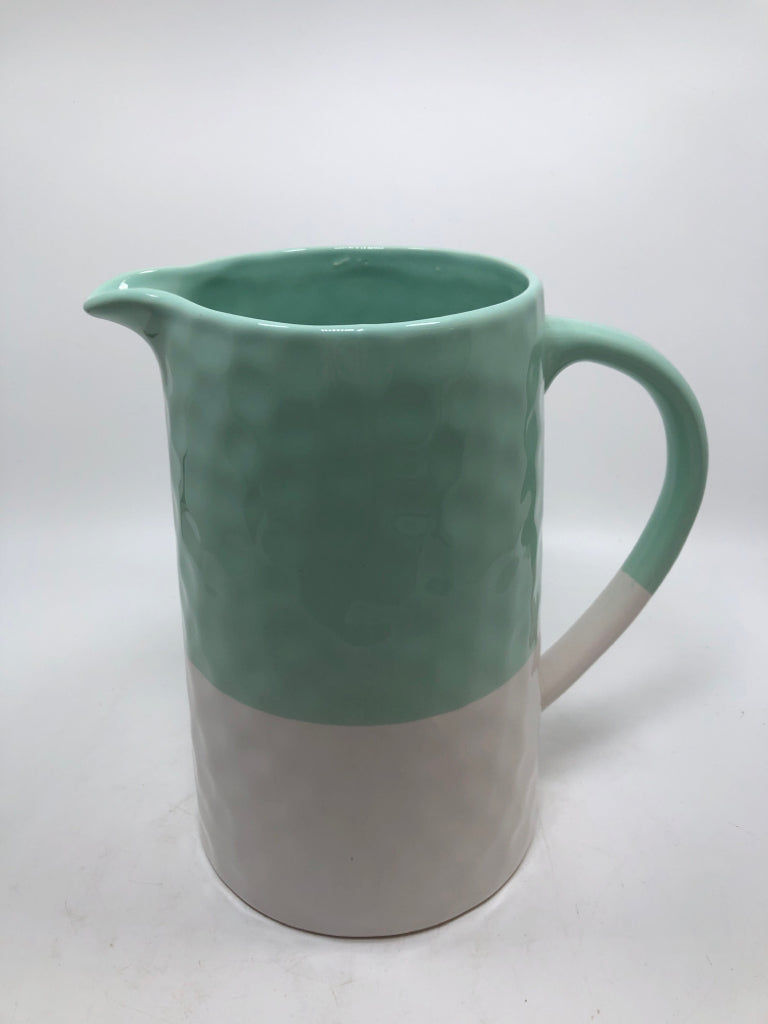 TEAL/WHITE STONEWARE PITCHER.