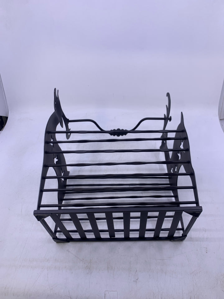 METAL REINDEER W/ STAR CUTOUTS .