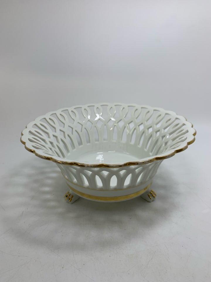 CLAW FOOTED SLOTTED BOWL W/ GOLD DETAILS.