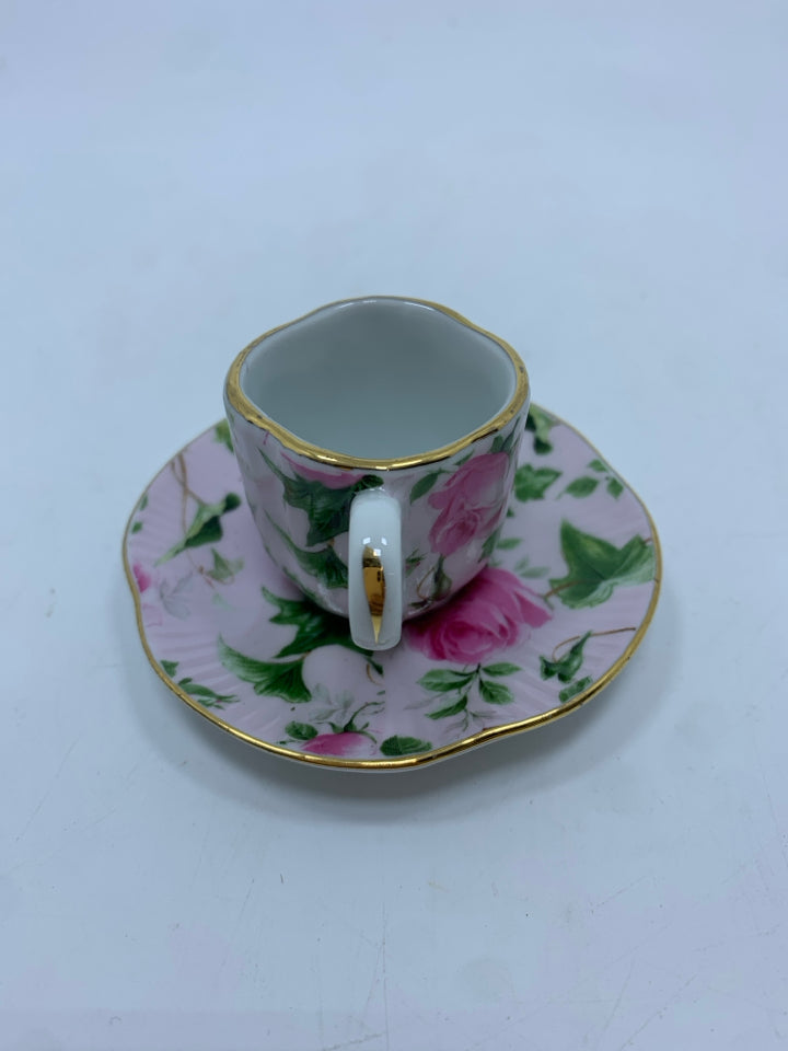 PORCELAIN DECOR TEACUP W/ROSE GOLD RIM.