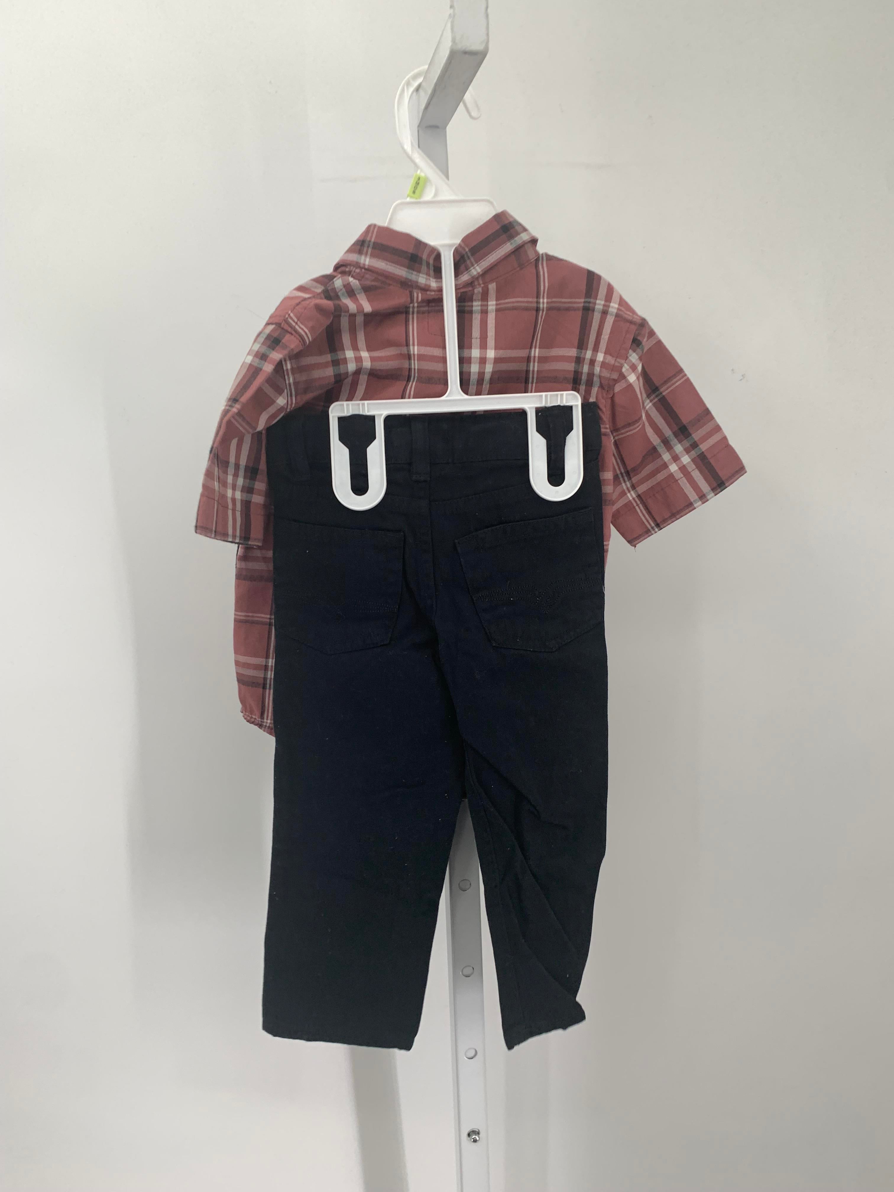 PLAID SHIRT BLACK PANTS