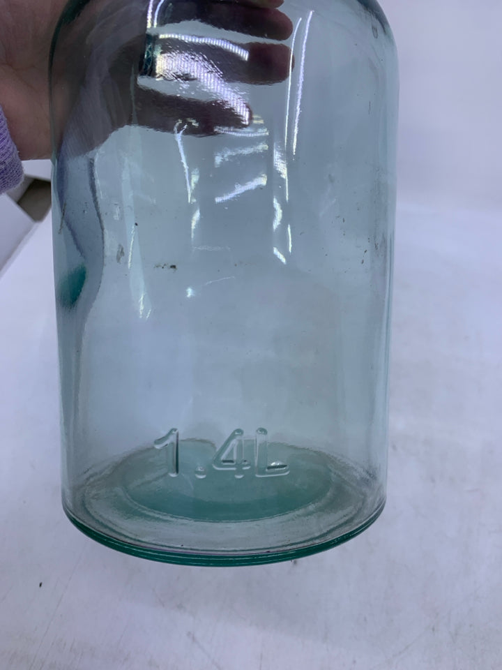 RECYCLED GLASS VASE.