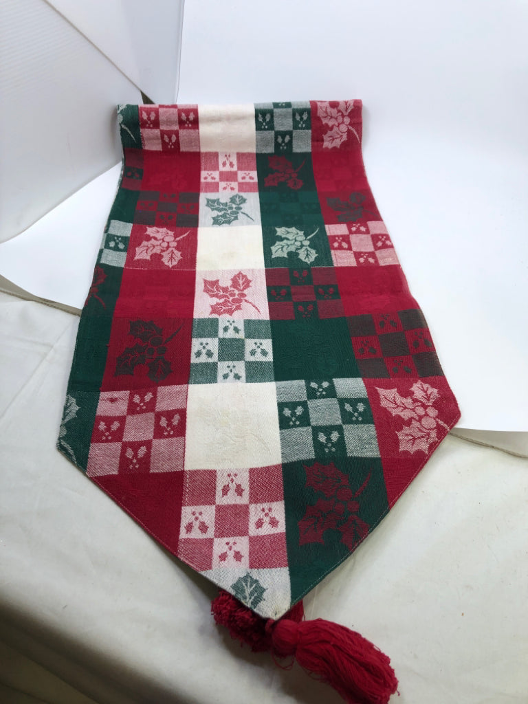 RED, WHITE, GREEN W/ MISTLETOE TABLE RUNNER.