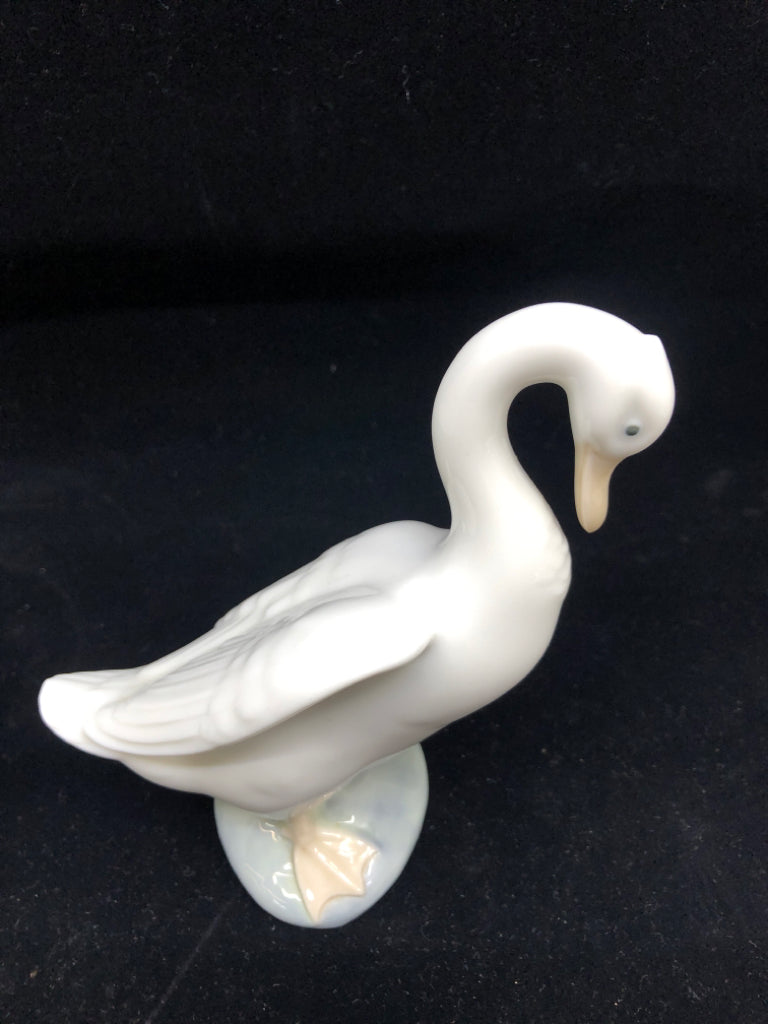 NAO PORCELAIN DUCK.