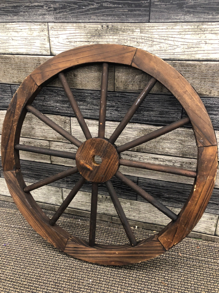WOODEN WAGON WHEEL DECOR.