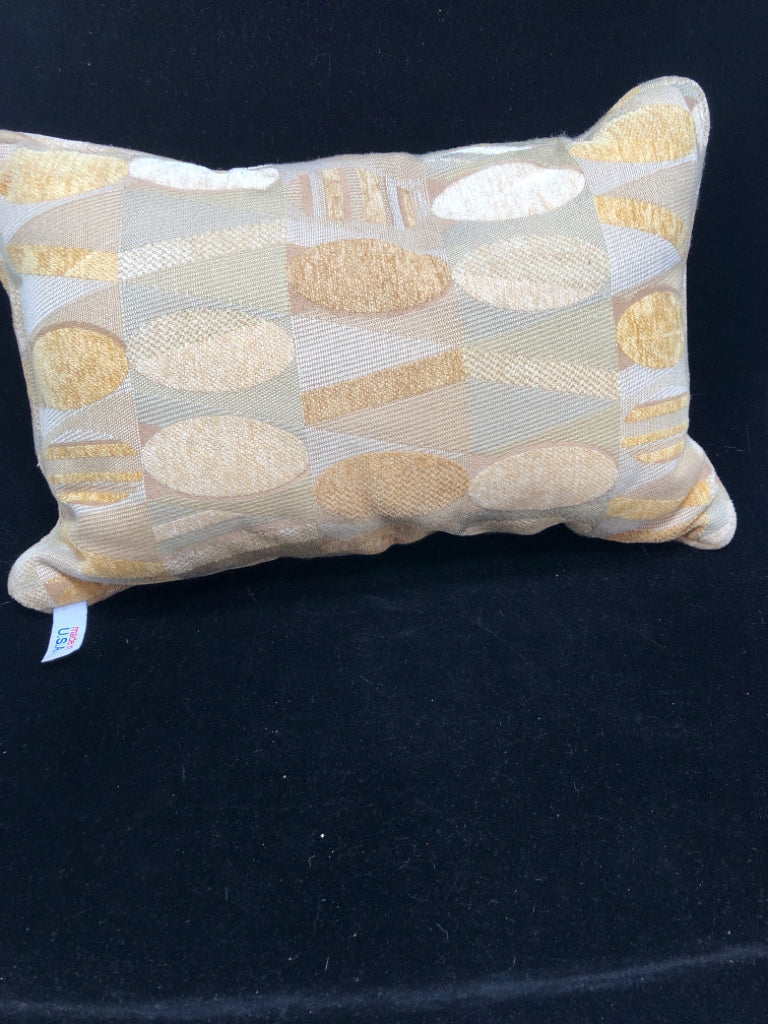 YELLOW TEXTURED THROW PILLOW.