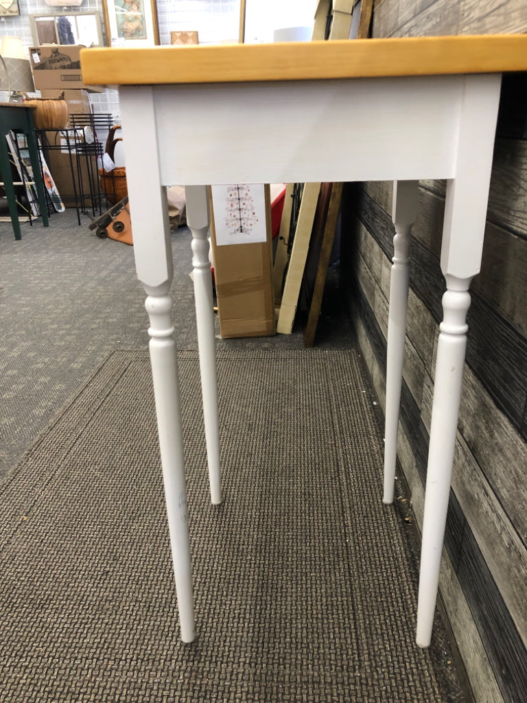 SMALL WHITE WOOD TOP TABLE.